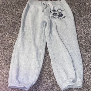 Brand: BabyGap. Size: 5T. Color: Gray